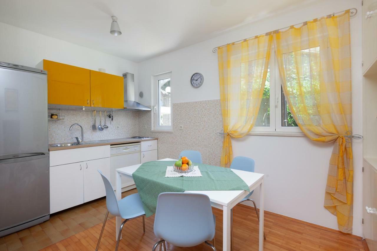Apartmani "Miso" Podgora Bagian luar foto